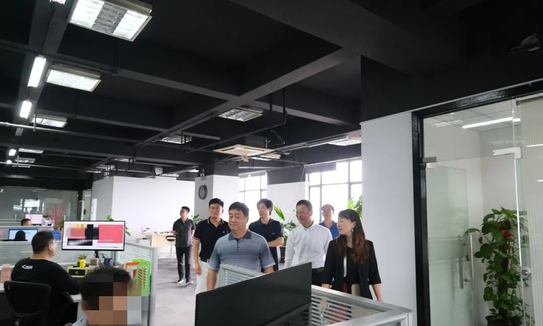 ϲ���������ӿƼ���ѧ΢����ѧԺ��Ѿ�ҵ����ͬ�齱