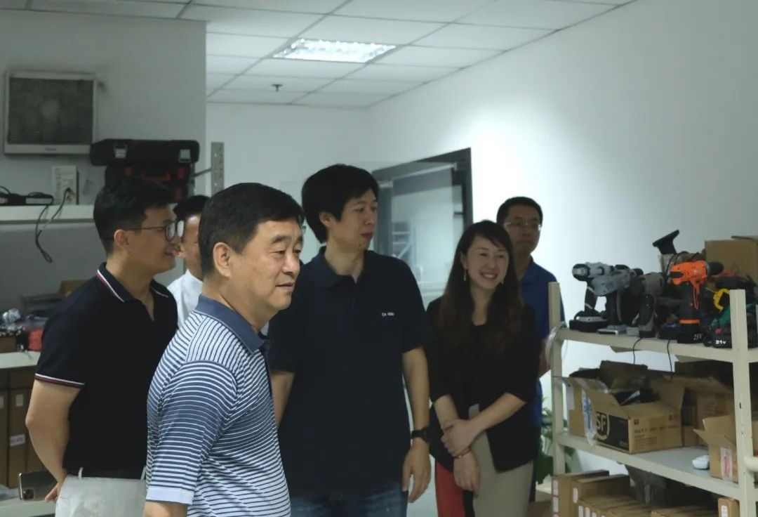 ϲ���������ӿƼ���ѧ΢����ѧԺ��Ѿ�ҵ����ͬ�齱